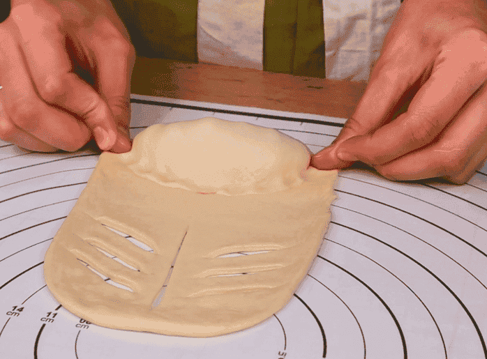 Ich backe Röllchen mit Stachelbeeren, die so weich, luftig und zart sind, dass sie im Mund schmelzen, sogar die, die keine Stachelbeeren mögen, essen sie.