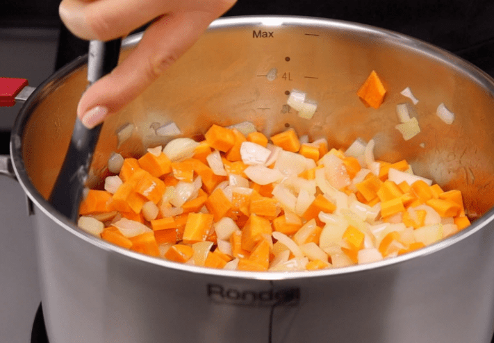 Das leckerste Gemüse mit Auberginen: mein Muss für den Winter, ich mache mehrere Portionen, kann im Schrank aufbewahrt werden