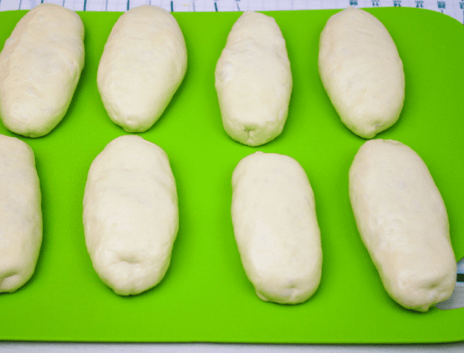 Frittierte Pirogge mit fermentiertem Kohl - pflanzliches Rezept. Die Pirogge sind sehr weich, luftig, zart und sehr lecker
